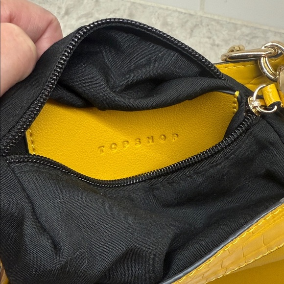Topshop Yellow Crossbody bag with detatchable Chain and Strap Handles. - Picture 7 of 9